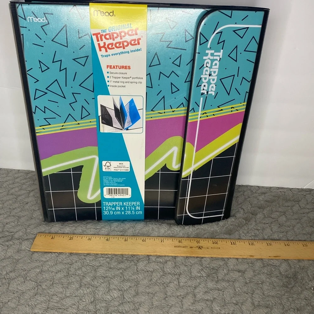 Retro style TrapperKeeper with inserts